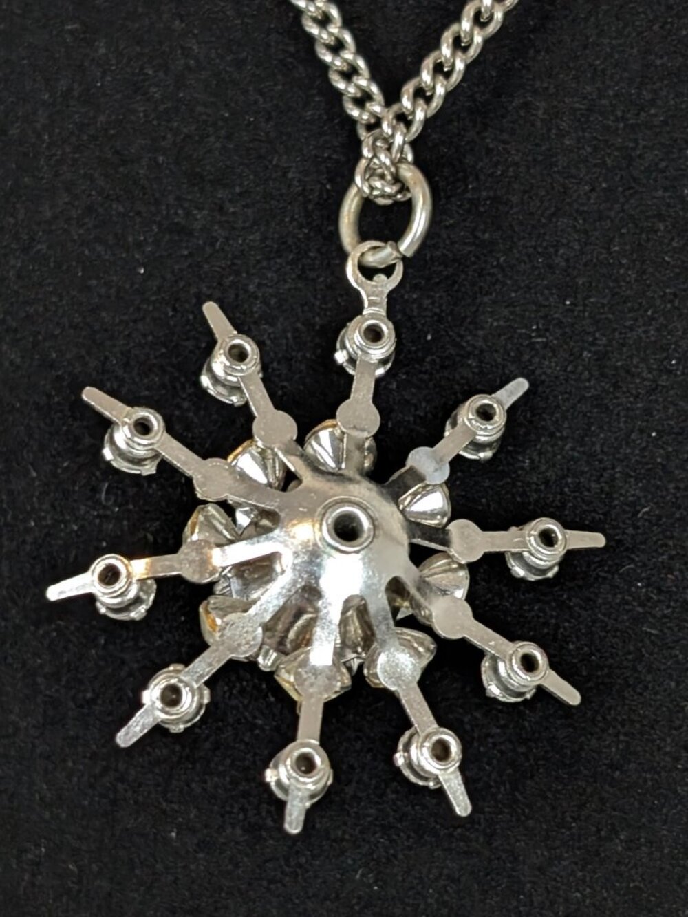 V. White Rhinestone Starburst Pendant Necklace - Picture 4 of 6